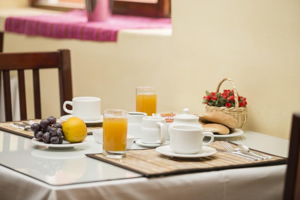 Yucay Plaza Inn Екстер'єр фото