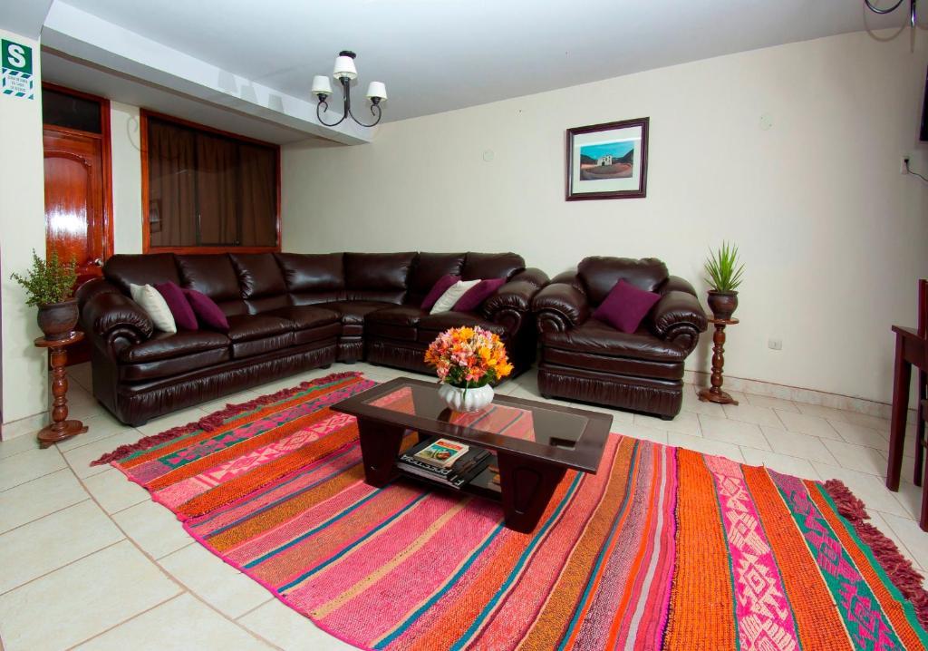 Yucay Plaza Inn Екстер'єр фото