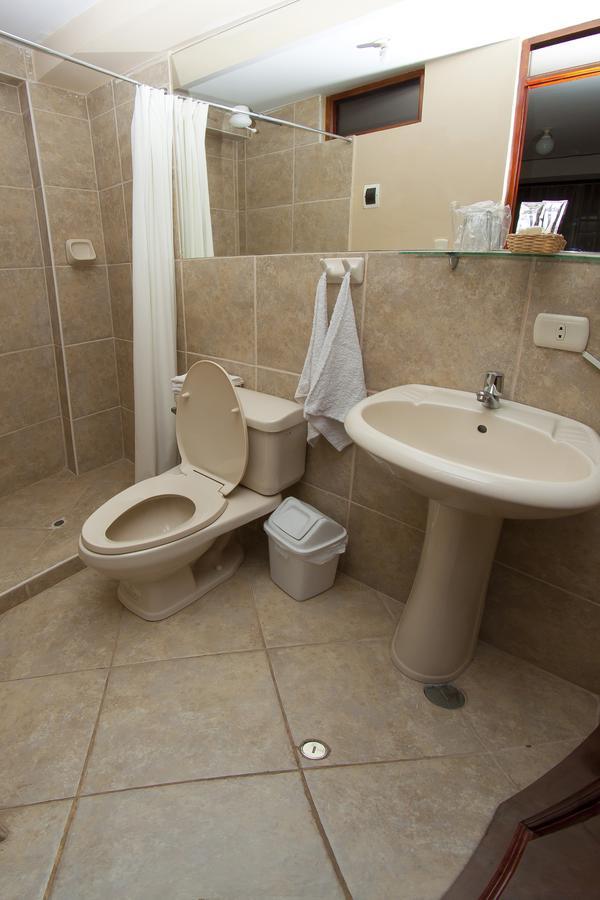 Yucay Plaza Inn Екстер'єр фото